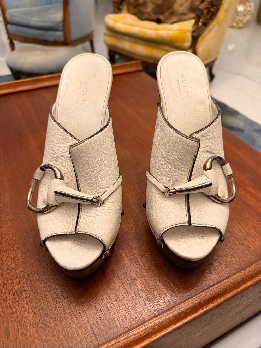 Gucci Cream Leather Open-Toe Mule with Signature Horsebit